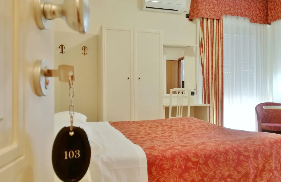 Gold Hotel-1